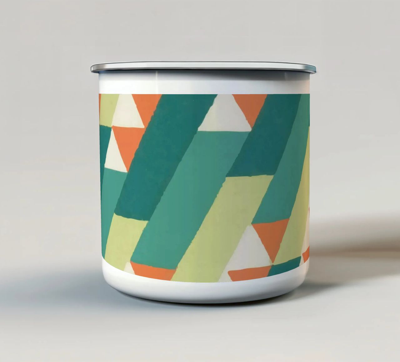 Motif géométrique en diagonale – Style rétro vibrant tazza in smalto da luciette plastique