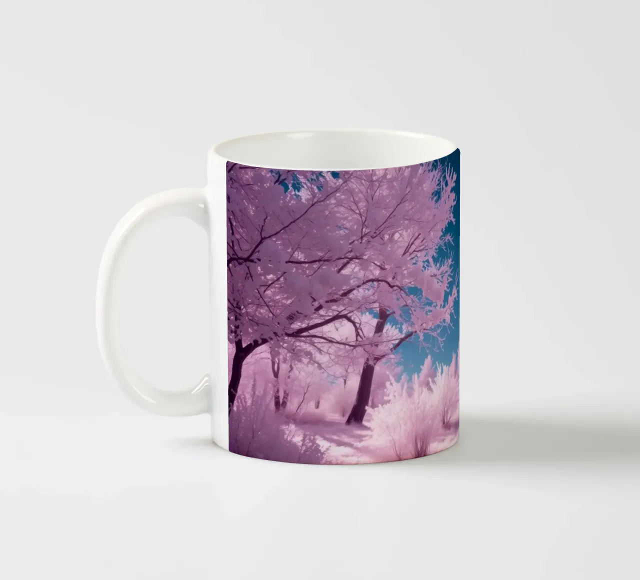 paesaggio invernale con alberi rosa e cielo azzurro tazza in ceramica da DesignDoodle