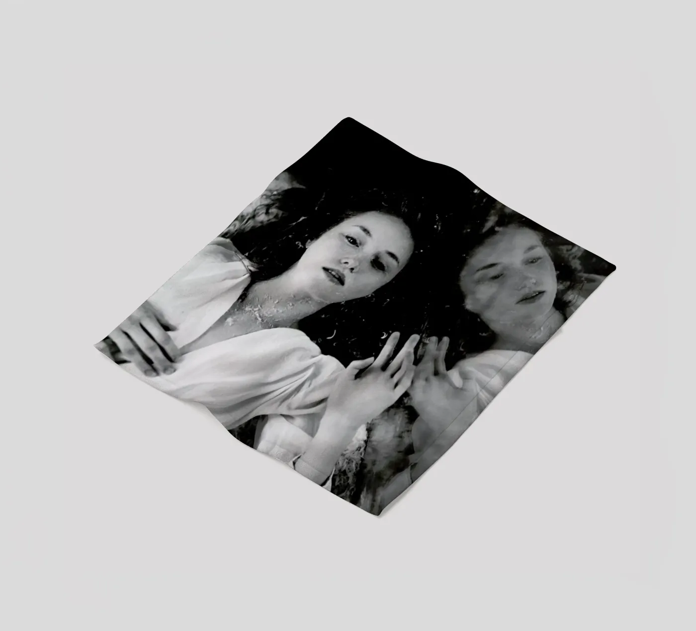 Reflection coperta in pile da Runway Collective