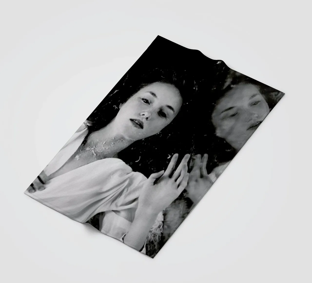 Reflection coperta in pile da Runway Collective