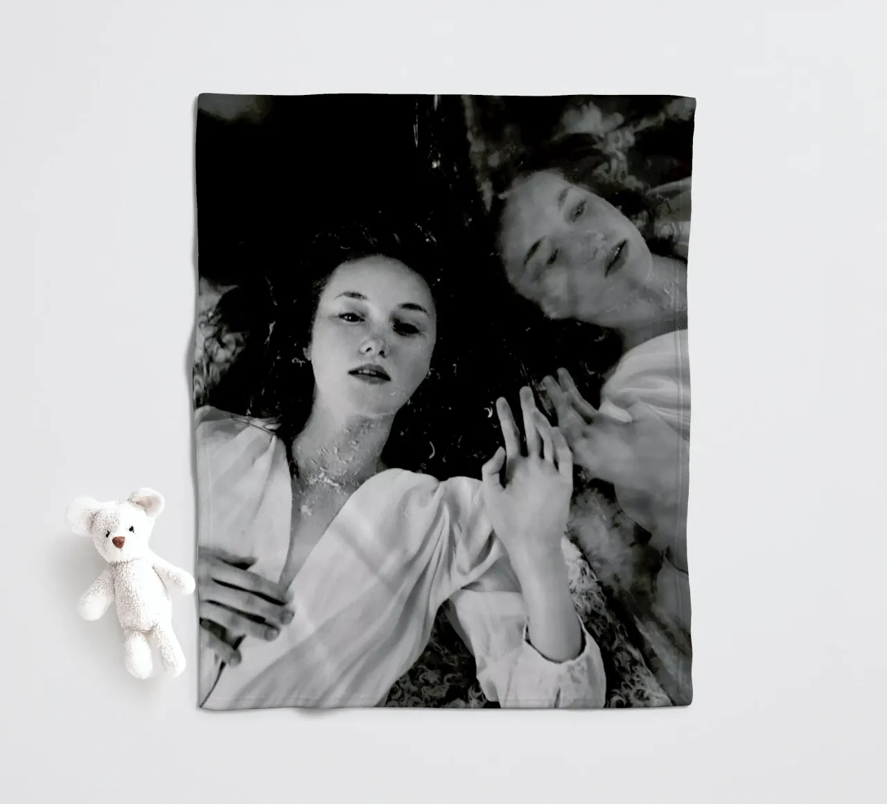 Reflection coperta in pile da Runway Collective