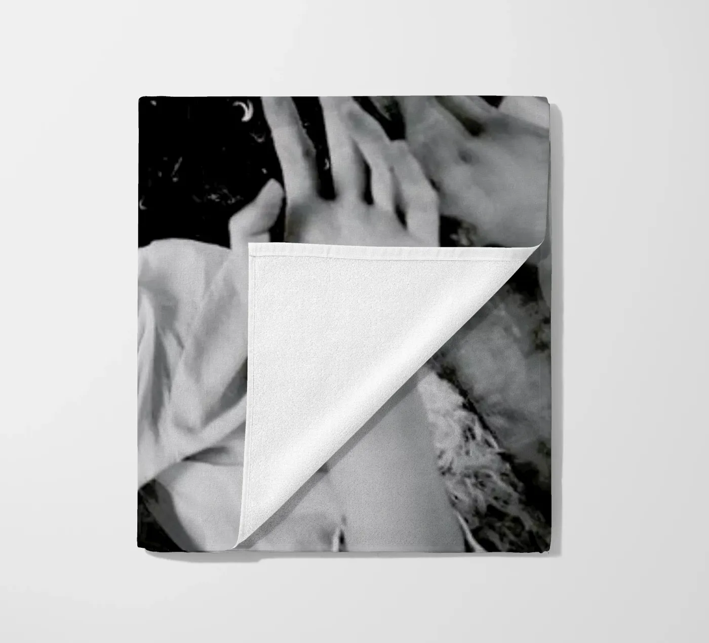 Reflection Strandtuch von Runway Collective