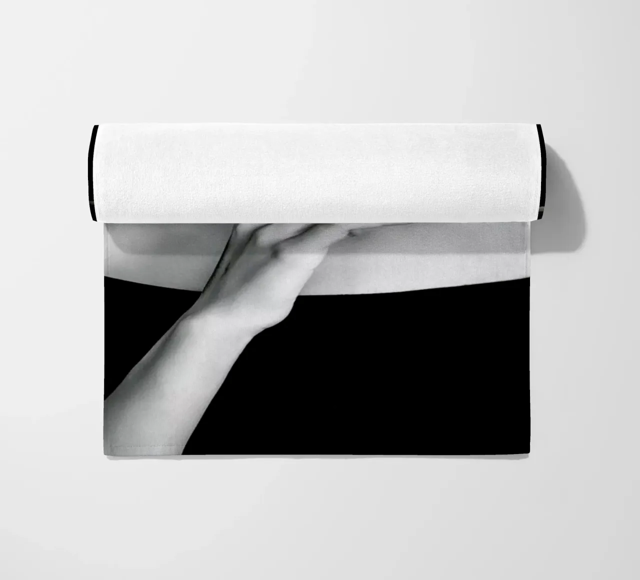 Shh telo mare da Runway Collective