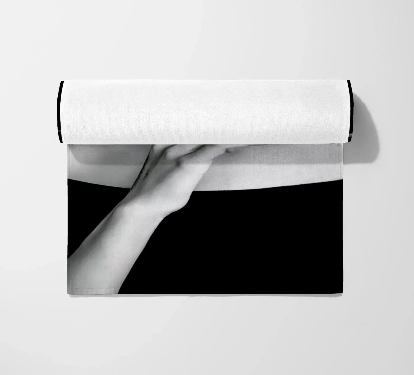 Shh telo mare da Runway Collective