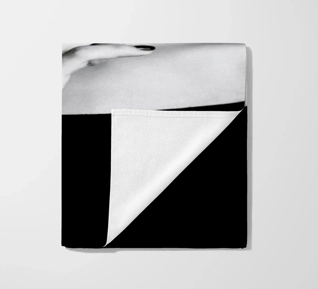 Shh telo mare da Runway Collective