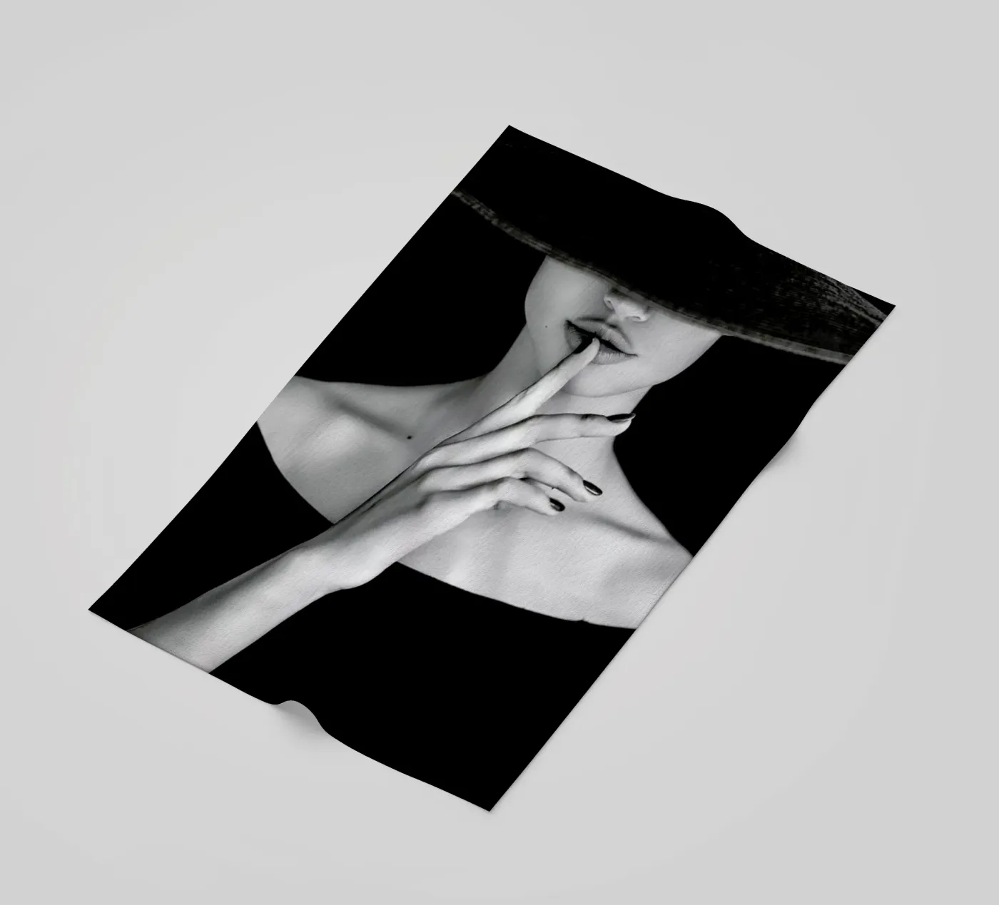 Shh telo mare da Runway Collective