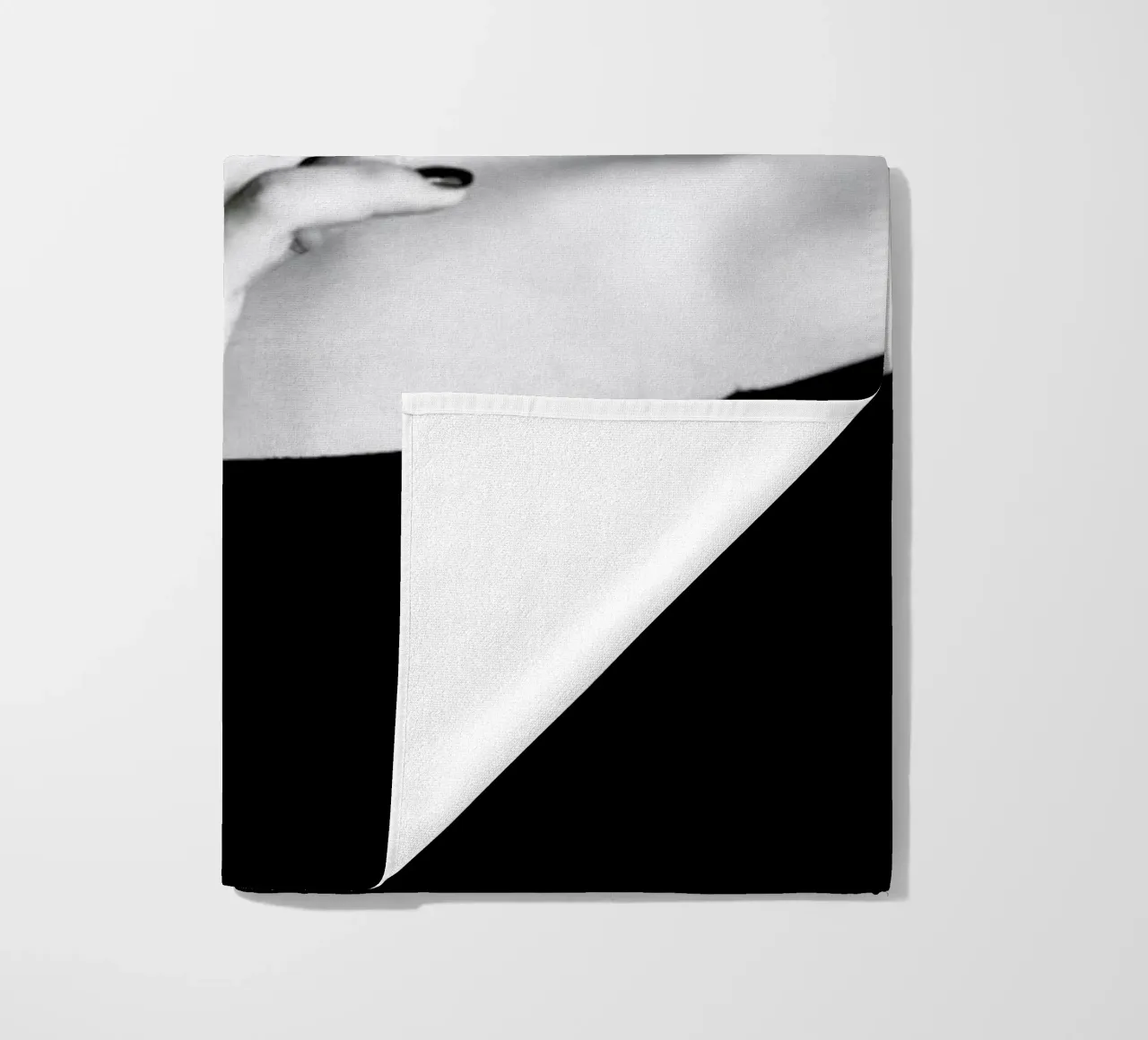 Shh telo mare da Runway Collective