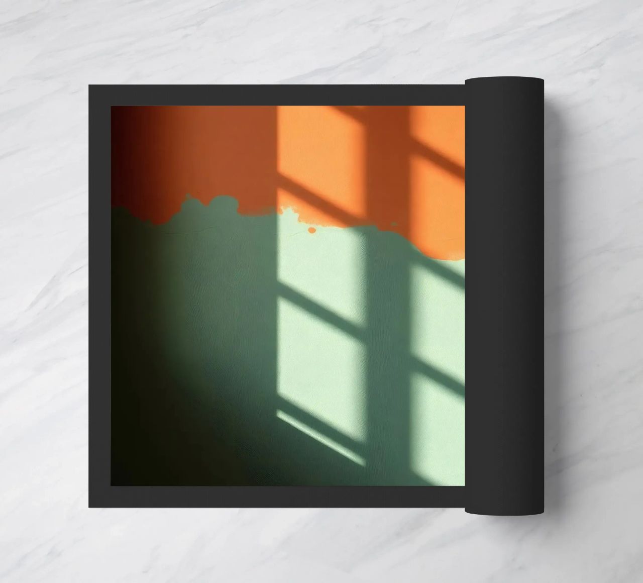 Gioco di luci e ombre su una parete colorata in una stanza illuminata dal sole. zerbino da DesignDoodle