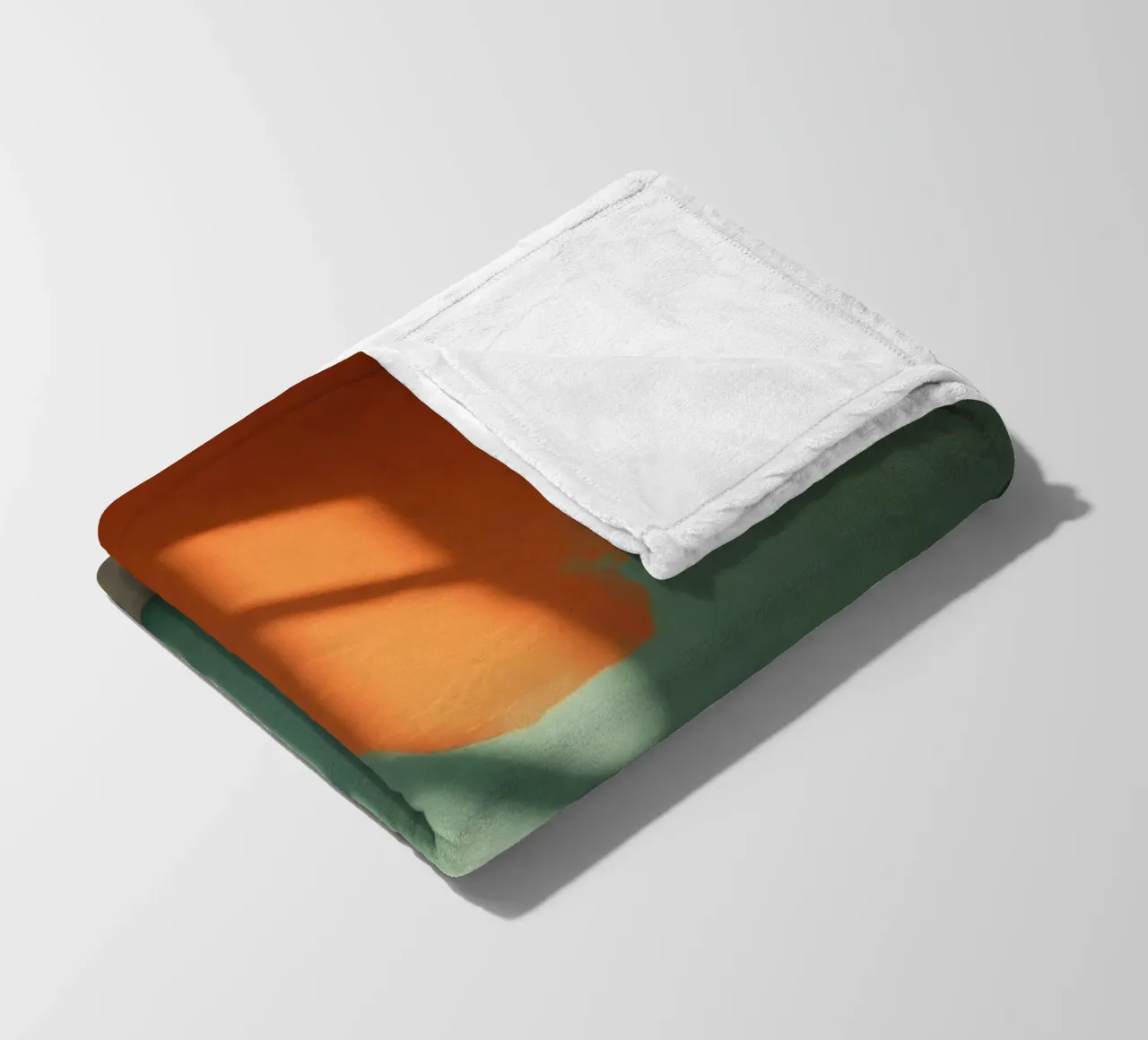 Gioco di luci e ombre su una parete colorata in una stanza illuminata dal sole. coperta in pile da DesignDoodle
