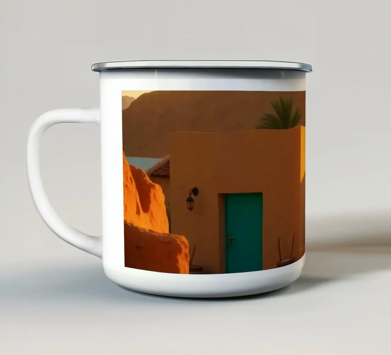 La luce calda della sera nel deserto proietta le ombre su un rustico tazza in smalto da DesignDoodle