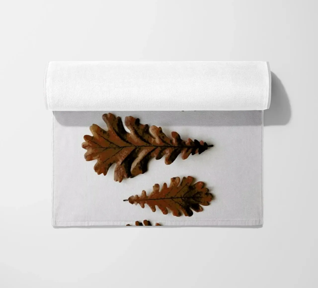 Shapes Oak Leafs telo mare da Studio Nahili