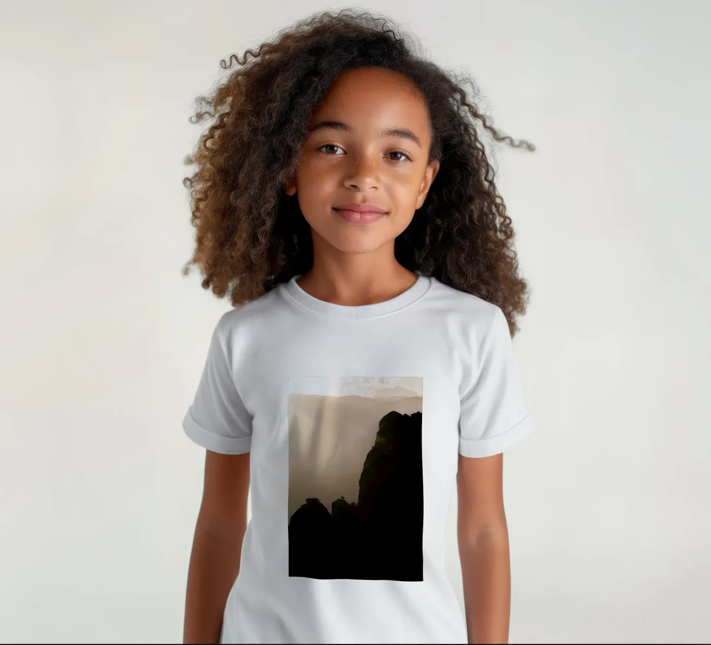 The Tiny Strong Tree t-shirt bambini da Studio Nahili