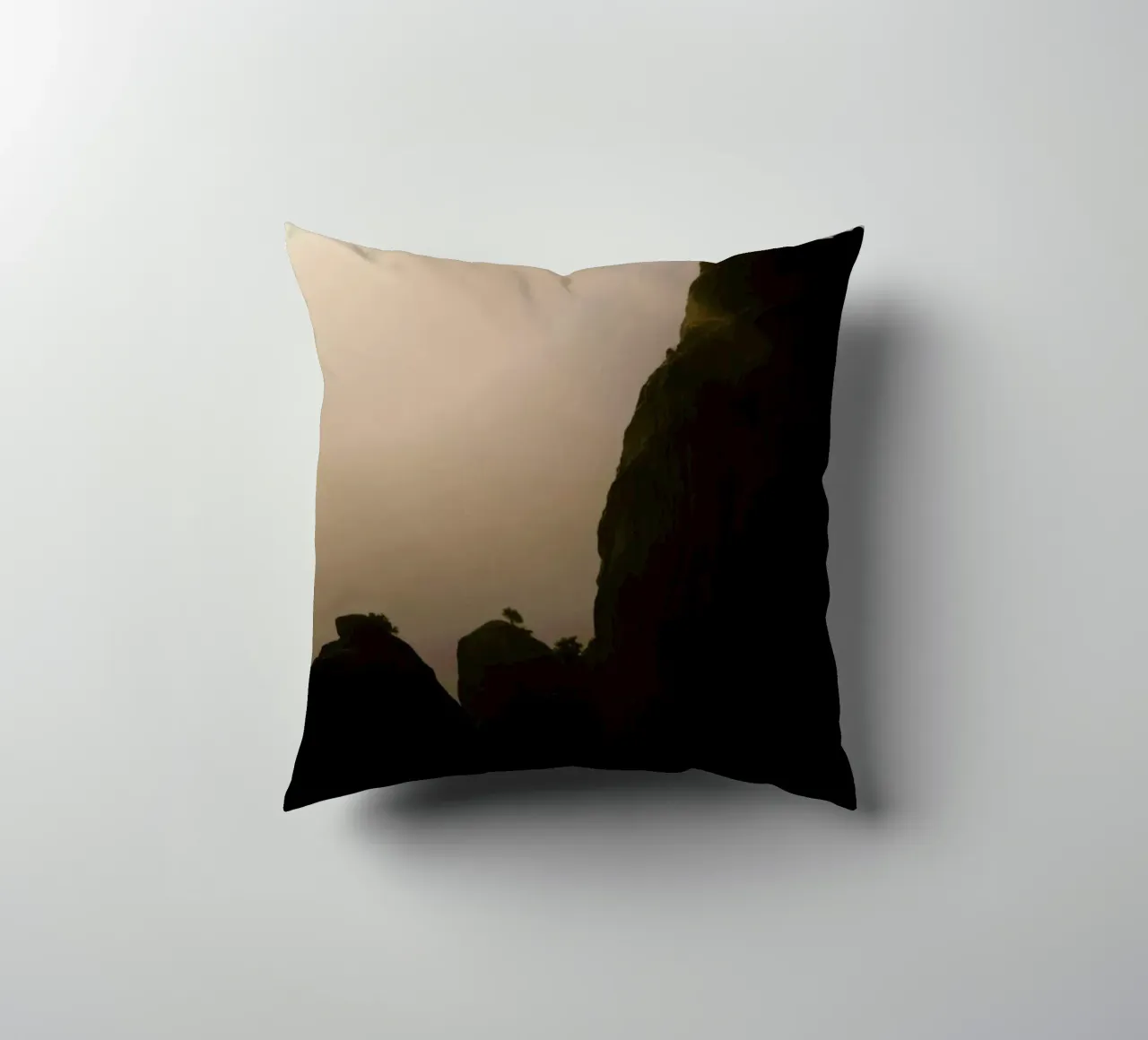 The Tiny Strong Tree cuscino da Studio Nahili