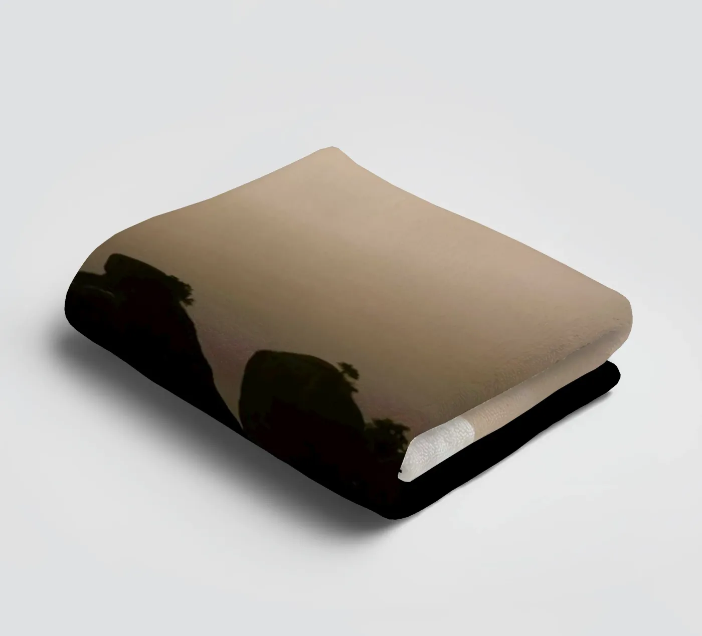 The Tiny Strong Tree badhanddoek van Studio Nahili