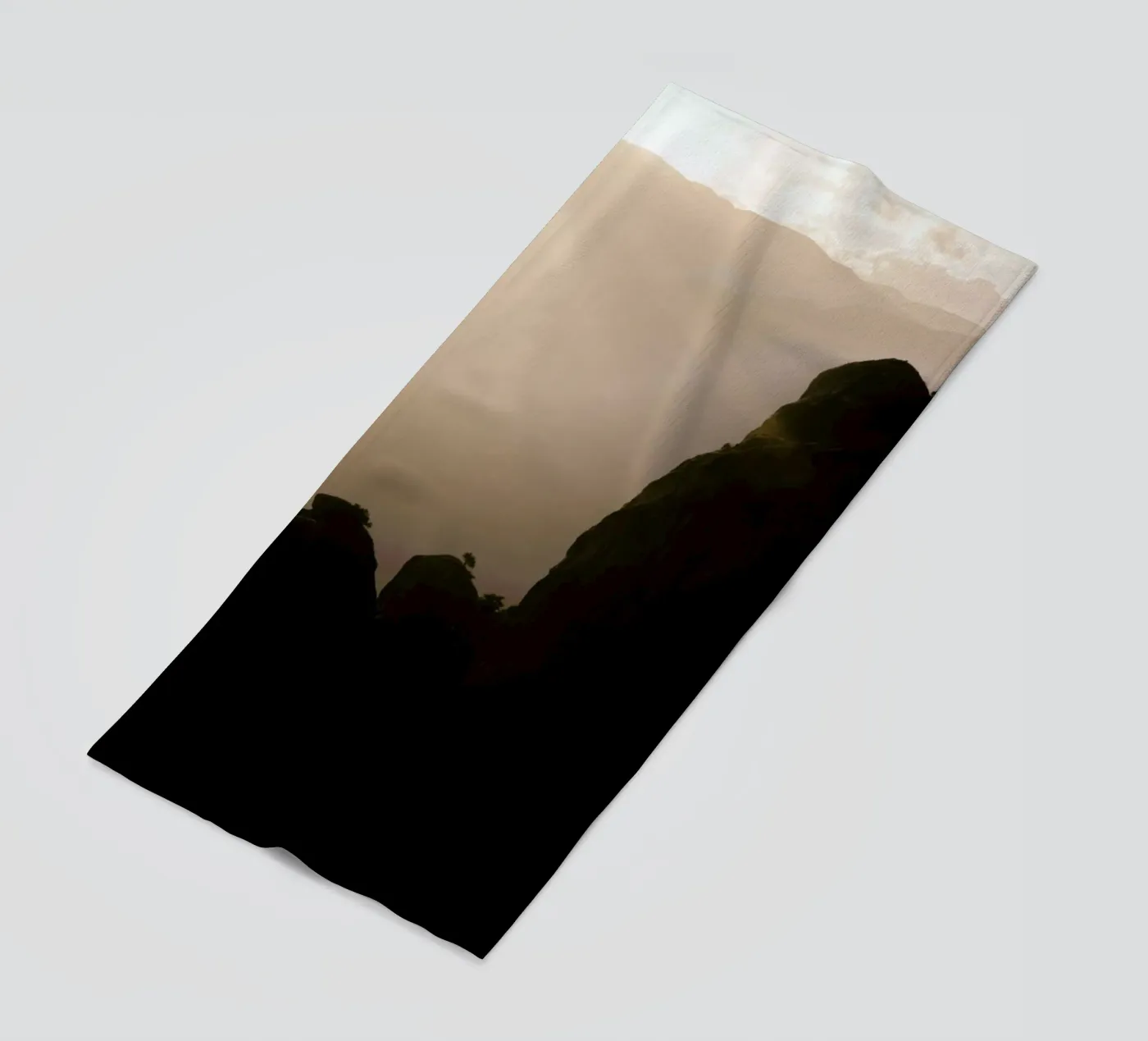 The Tiny Strong Tree telo mare da Studio Nahili