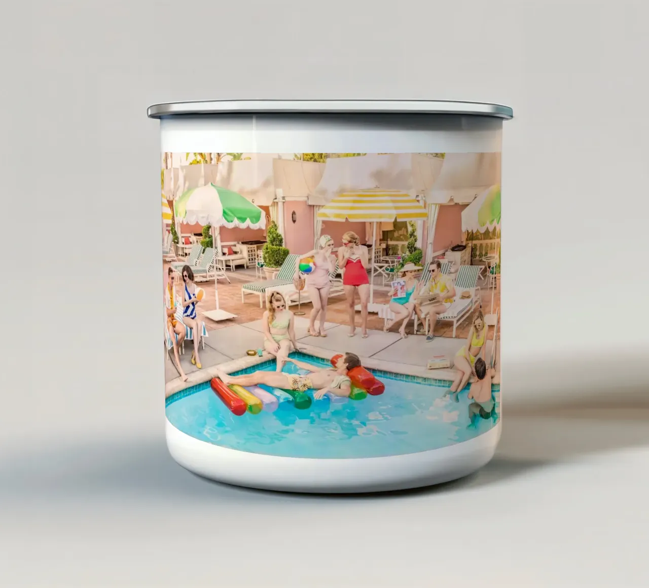 seitliche Handfläche Emaille Tasse von khanrosie