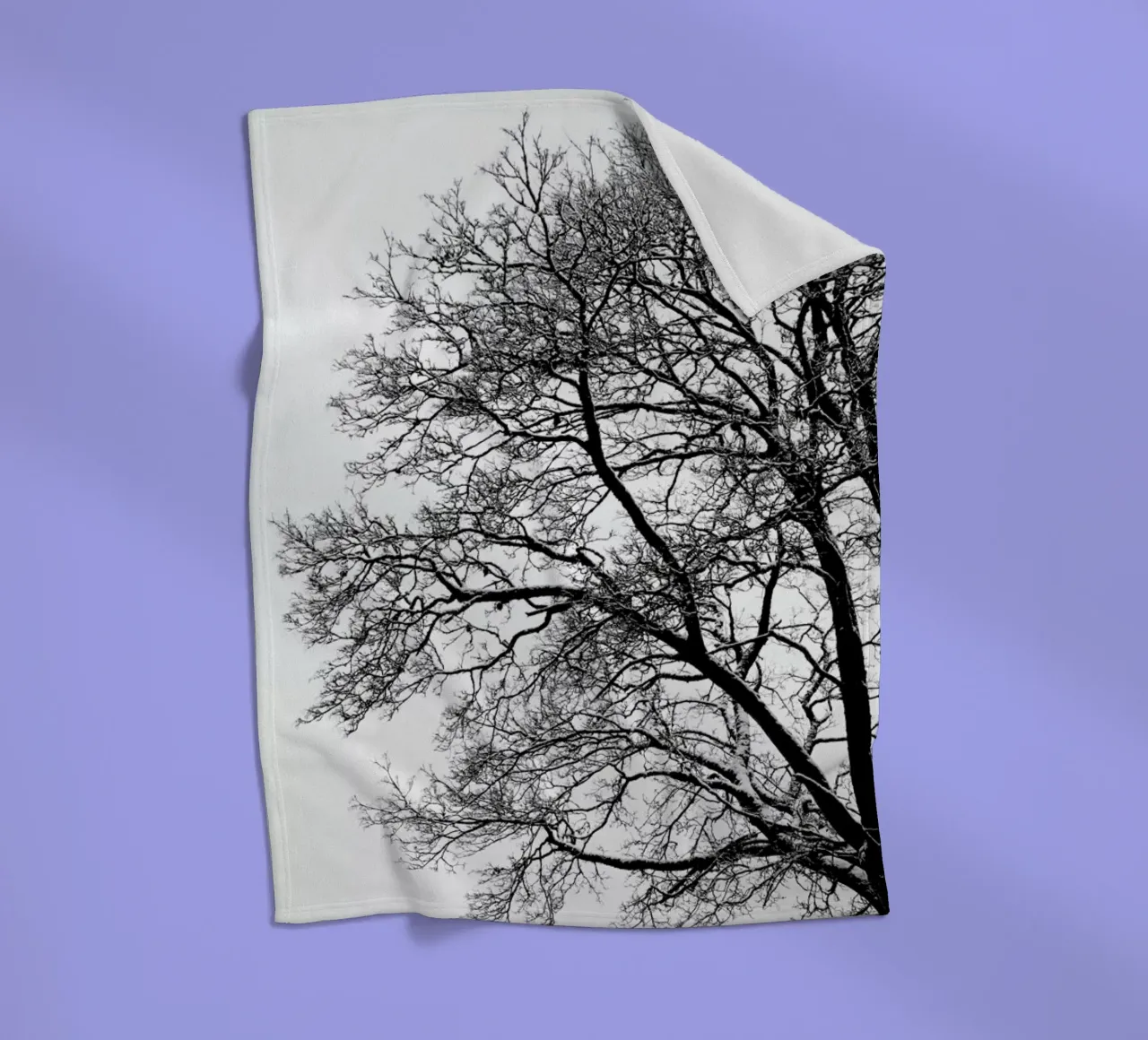 Black & White Abstract Winter Tree coperta in pile da Studio Nahili