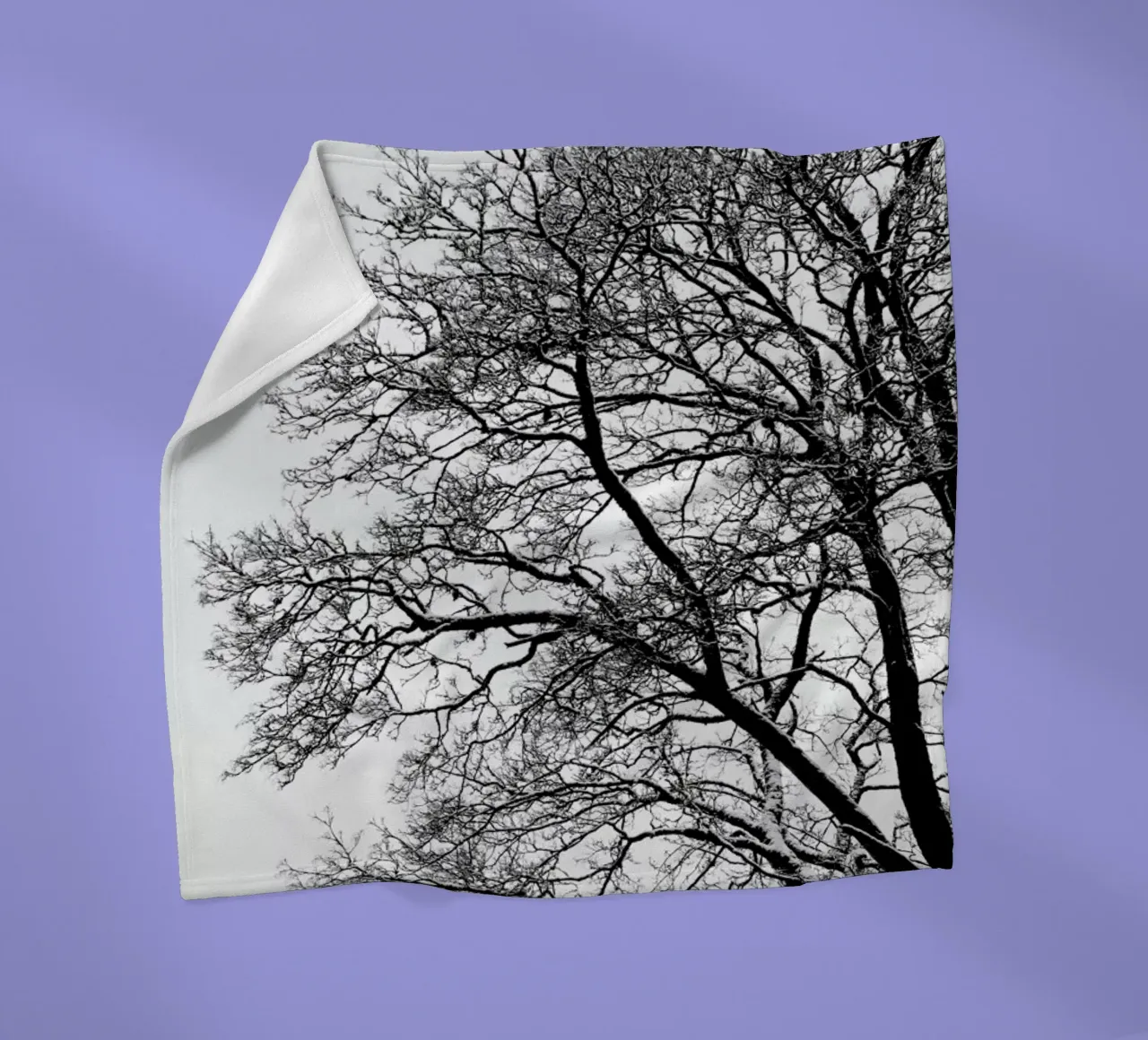 Black & White Abstract Winter Tree coperta in pile da Studio Nahili