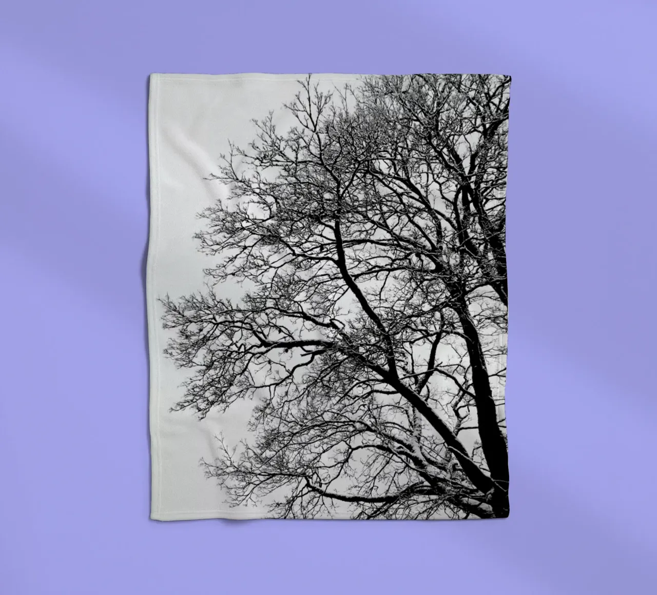 Black & White Abstract Winter Tree coperta in pile da Studio Nahili