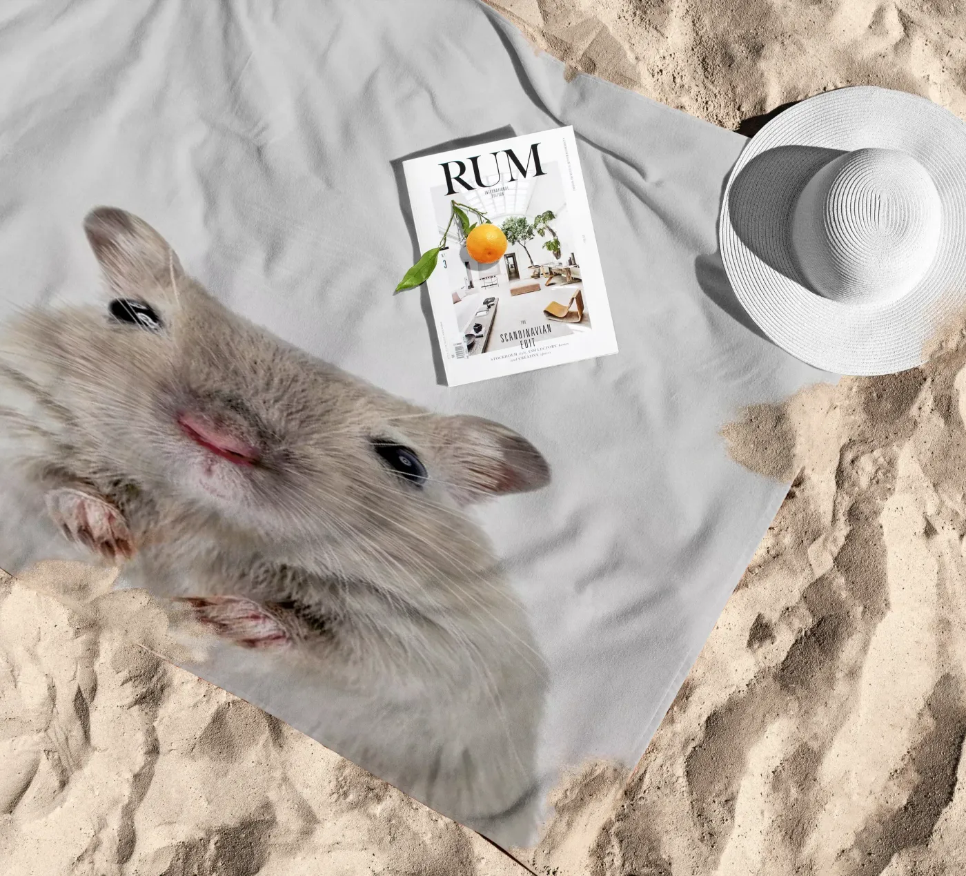 Mouse Strandtuch von Paws & Claws