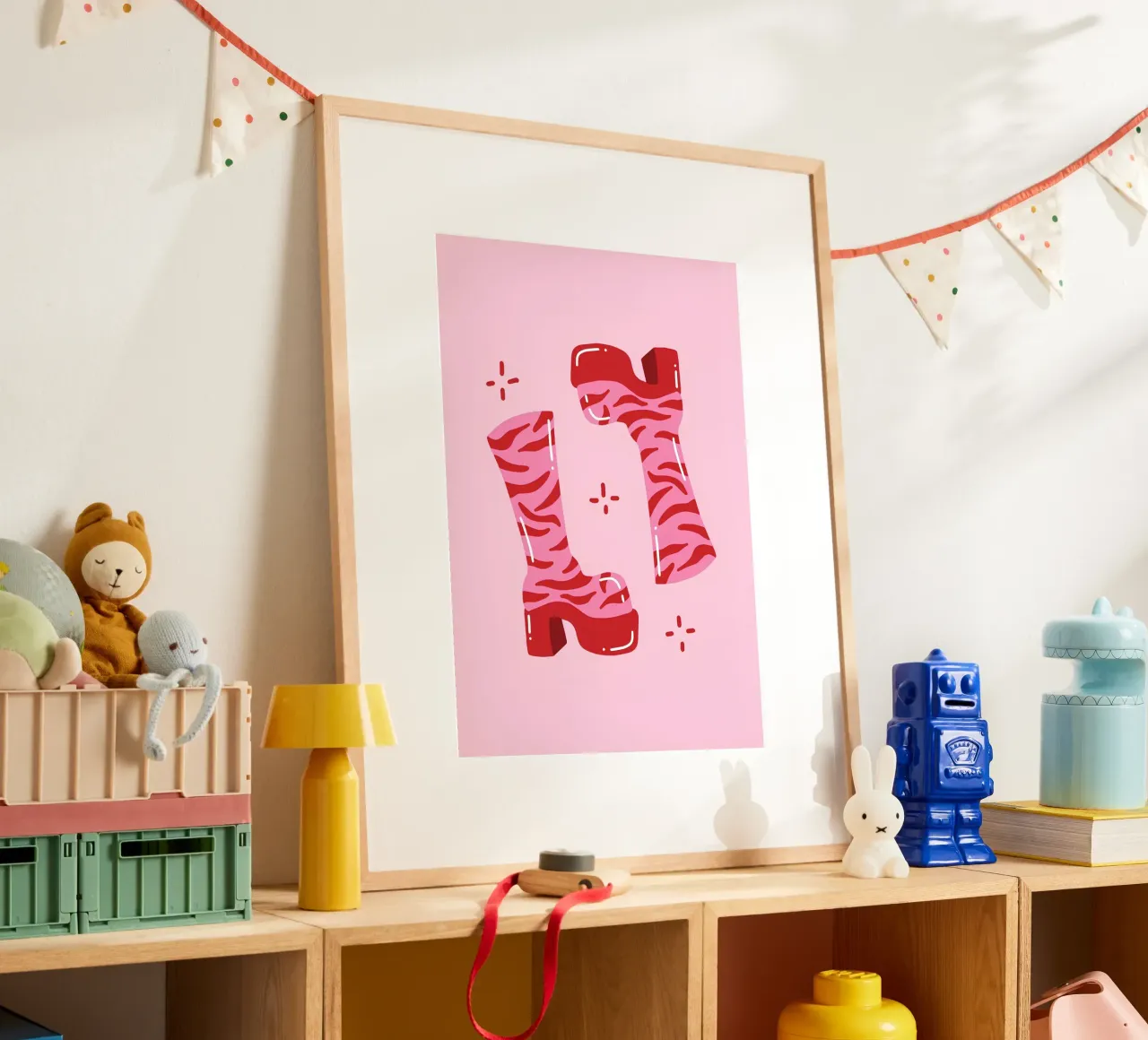 "Groovy Tiger Boots" Retro Rosa 60er Jahre Mode Pop Art Poster mit Kunststoffrahmen von NorwesClub
