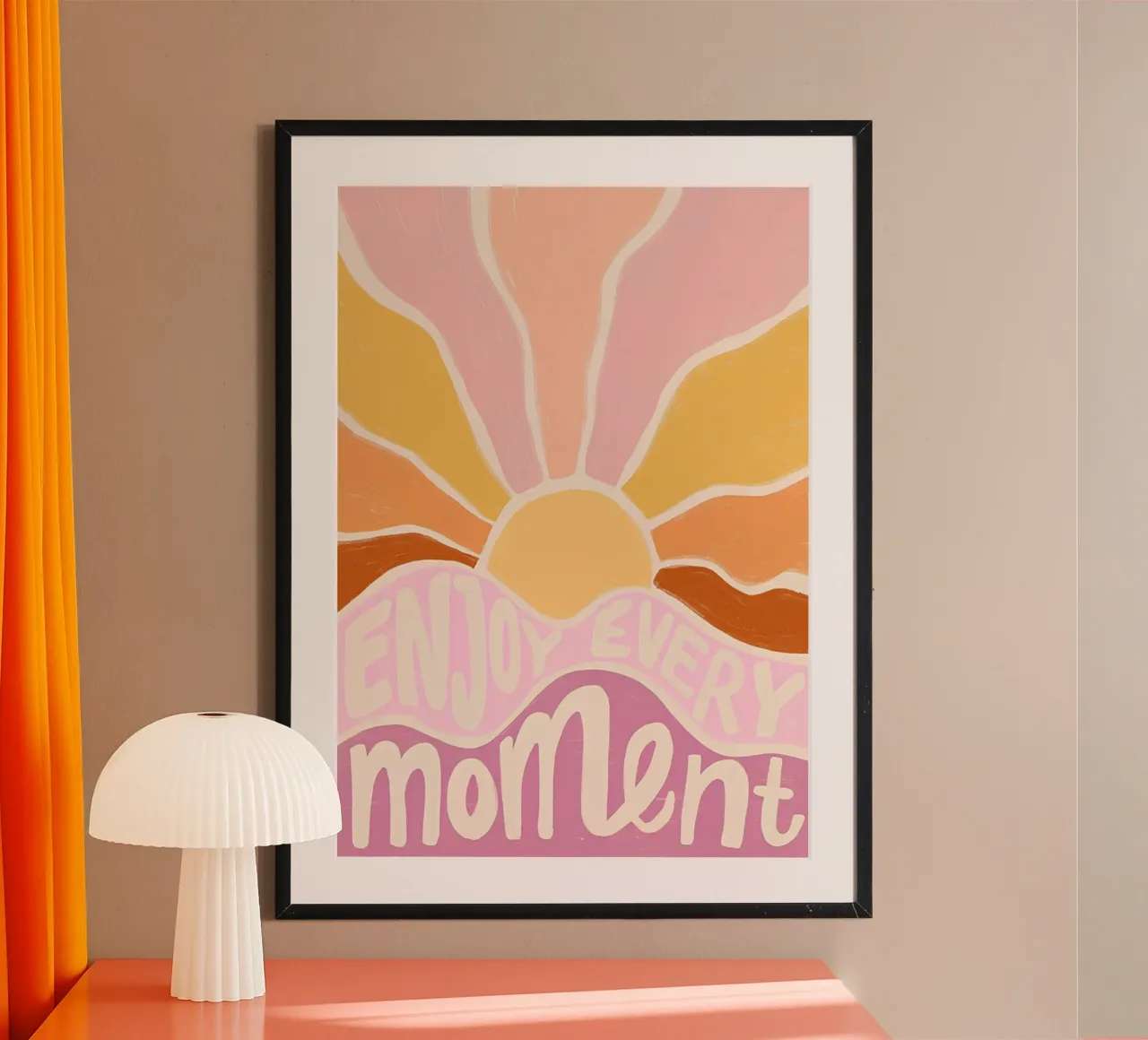 "Enjoy Every Moment" Retro Sun Flower Groovy Pop Art poster con telaio in plastica da NorwesClub