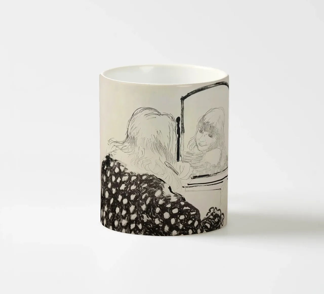 Ann kämmt ihr Haar 1979 Keramik Tasse von khanrosie