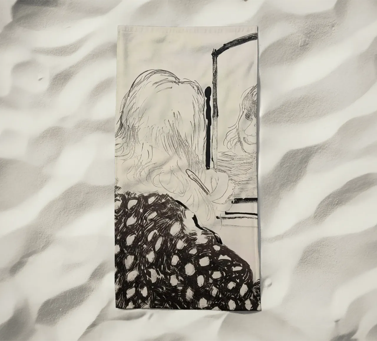 Ann kämmt ihr Haar 1979 Strandtuch von khanrosie