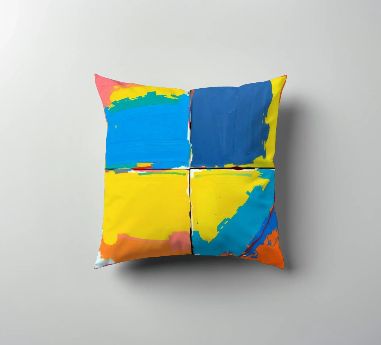 abstrakte Malerei mit kräftigen Pinselstrichen Kissen von DesignDoodle