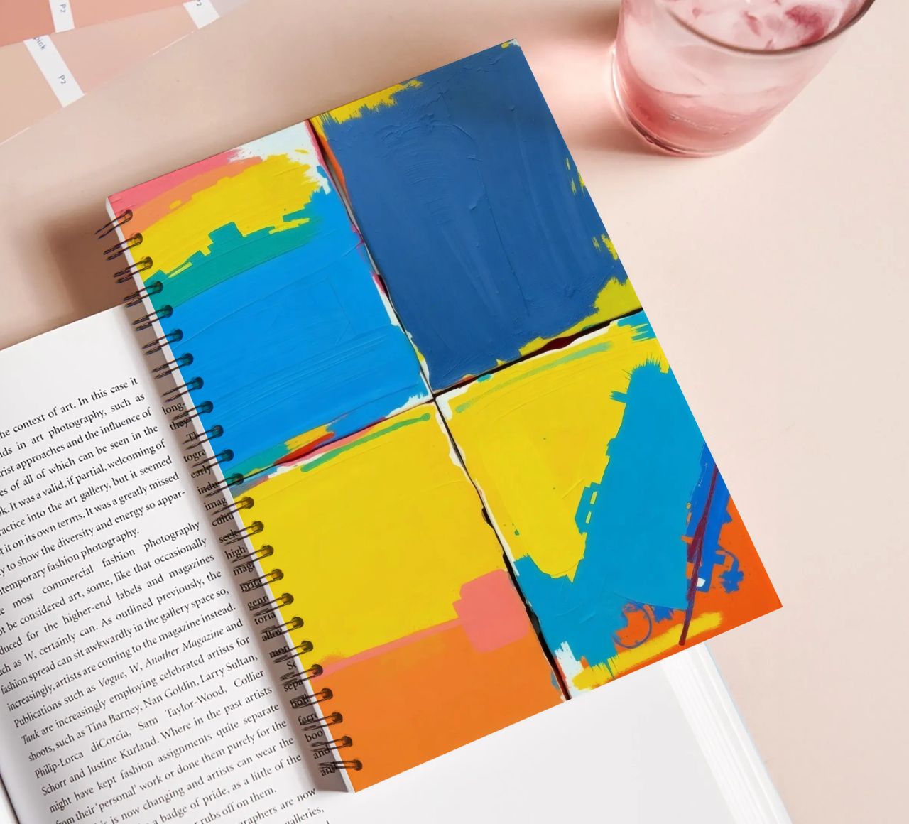 abstrakte Malerei mit kräftigen Pinselstrichen Ringbuch von DesignDoodle