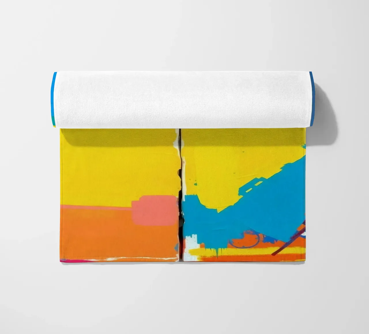 pittura astratta con pennellate decise telo mare da DesignDoodle
