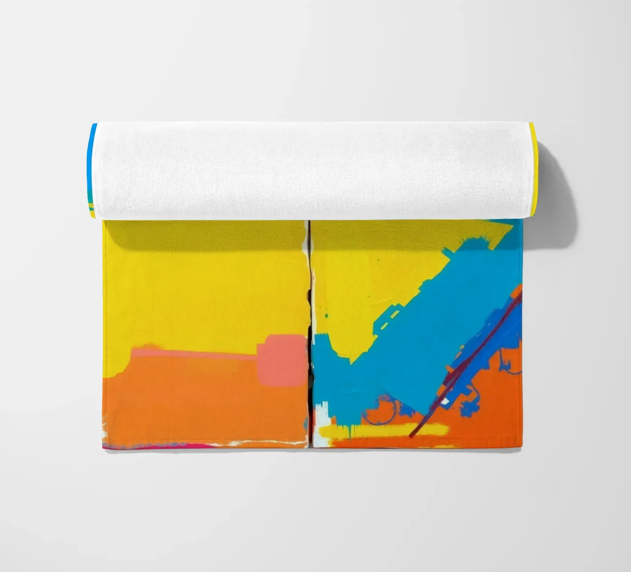 pittura astratta con pennellate decise telo mare da DesignDoodle