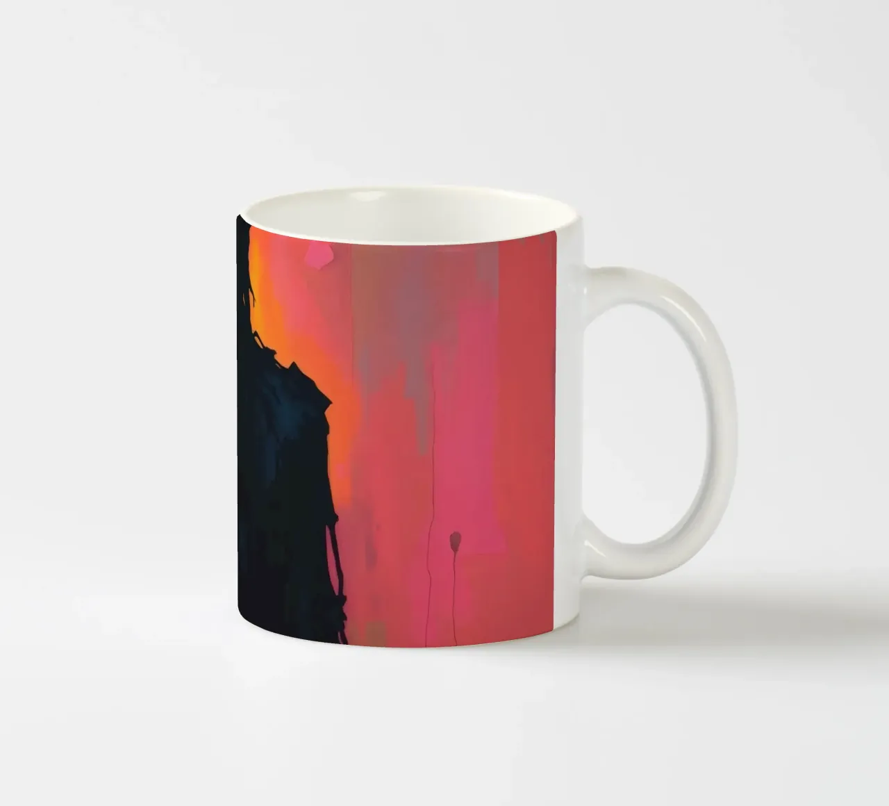 Silhouette di una figura su un vivace sfondo astratto tazza in ceramica da DesignDoodle