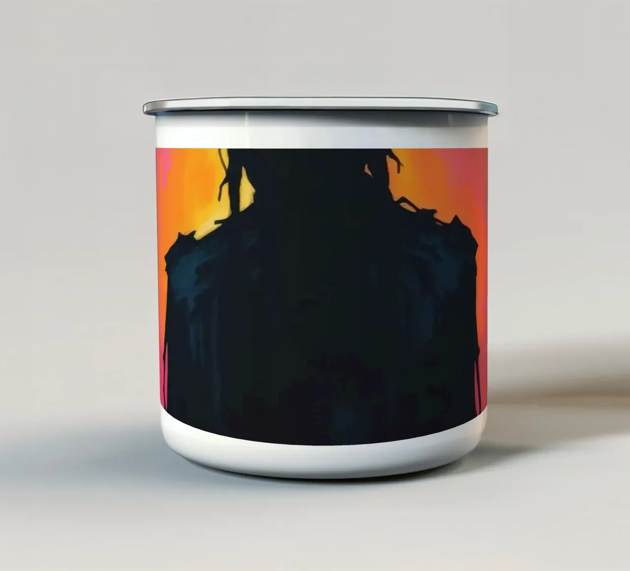 Silhouette di una figura su un vivace sfondo astratto tazza in smalto da DesignDoodle