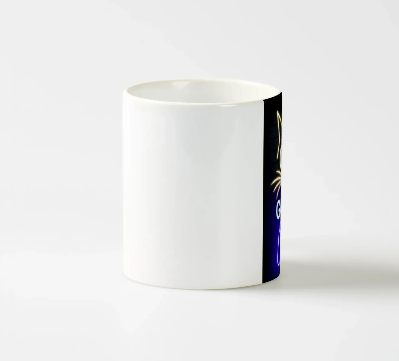 controller di gioco per gatti al neon tazza in ceramica da Quinten Tibbetts-Minimalist