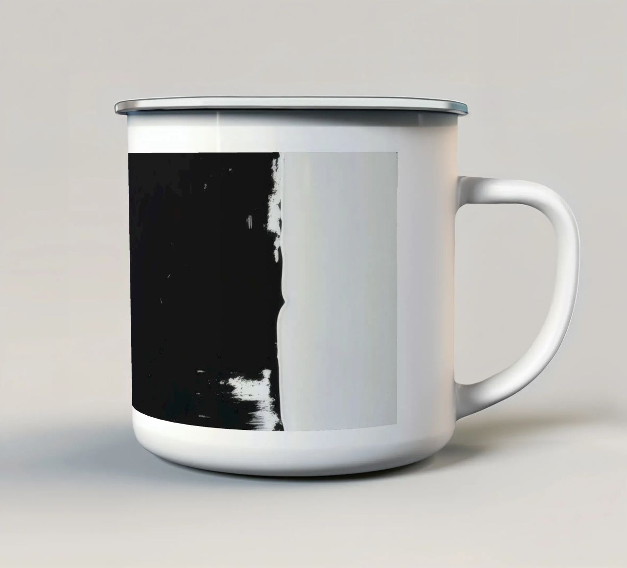 Abstraktes Schwarz-Weiß-Kunstwerk mit kräftigem Pinselstrich Emaille Tasse von DesignDoodle