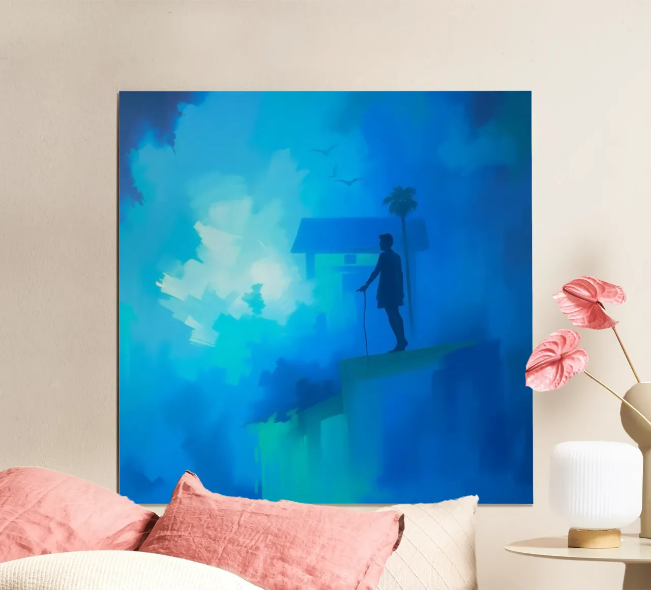 Una figura solitaria si trova su una scogliera e guarda in un paesaggio nebbioso. poster da DesignDoodle