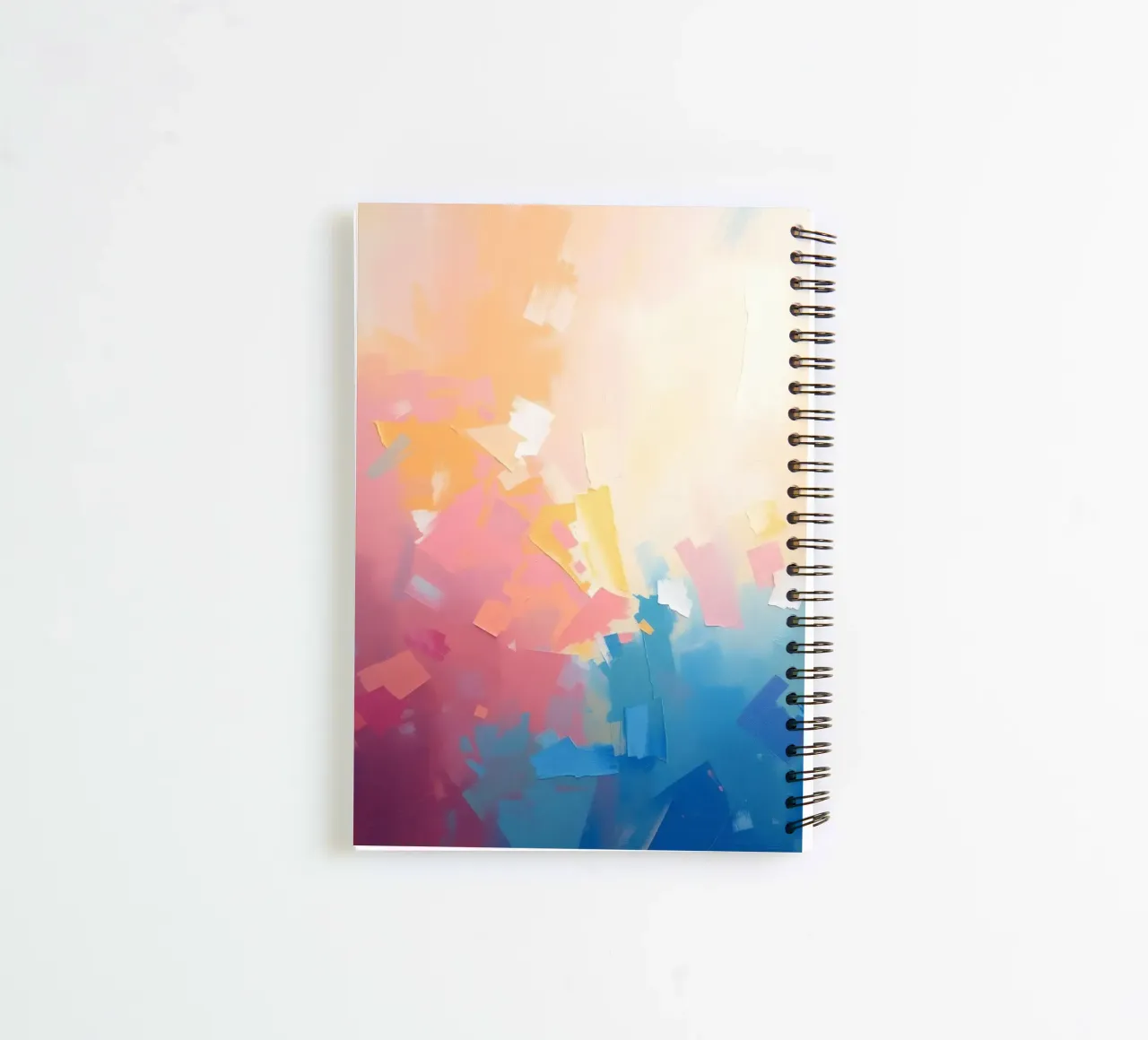 Kleurrijk abstract kunstwerk met zachte tinten die in elkaar overlopen notitieboek met spiraal van DesignDoodle