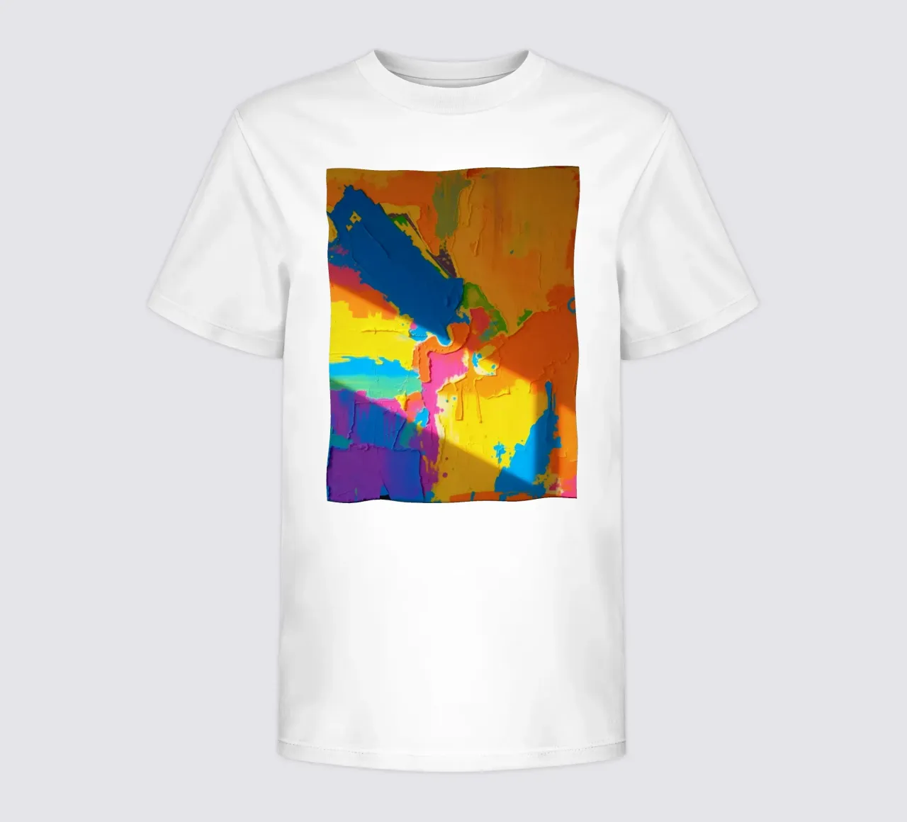 Kühnes abstraktes Gemälde mit leuchtenden Farben in einem dynamischen Kinder T-Shirt von DesignDoodle