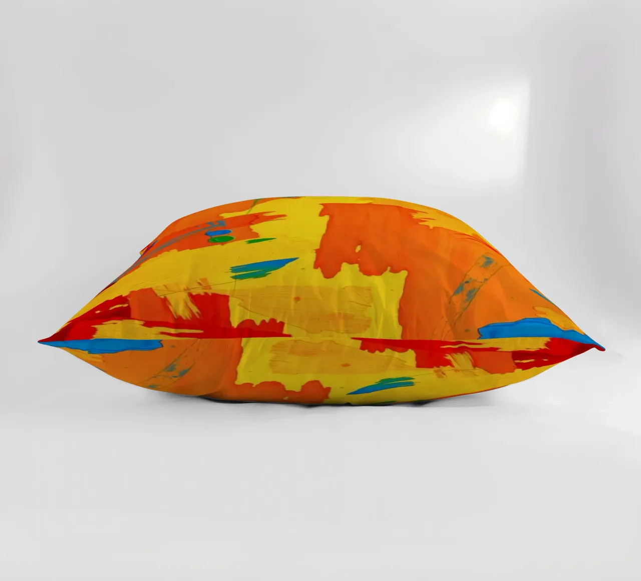 Pittura astratta colorata con tratti decisi e tonalità vivaci cuscino da DesignDoodle