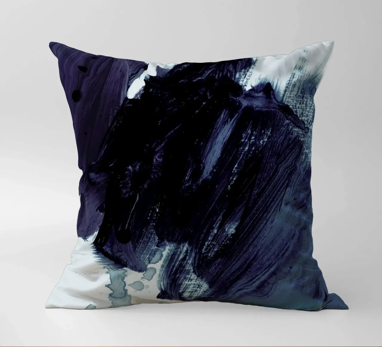 Brushstrokes 11 Bluish cuscino da IRIS LEHNHARDT FINE ART