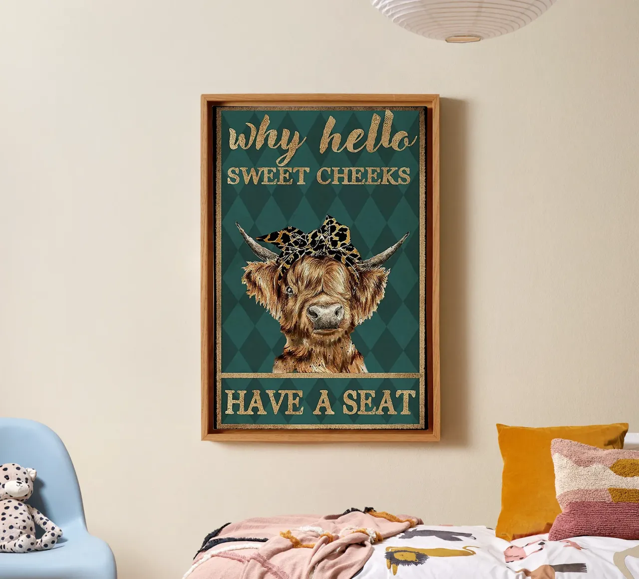 mucca ciao guance dolci siediti tela con Cornice a cassetta da Aaronshop