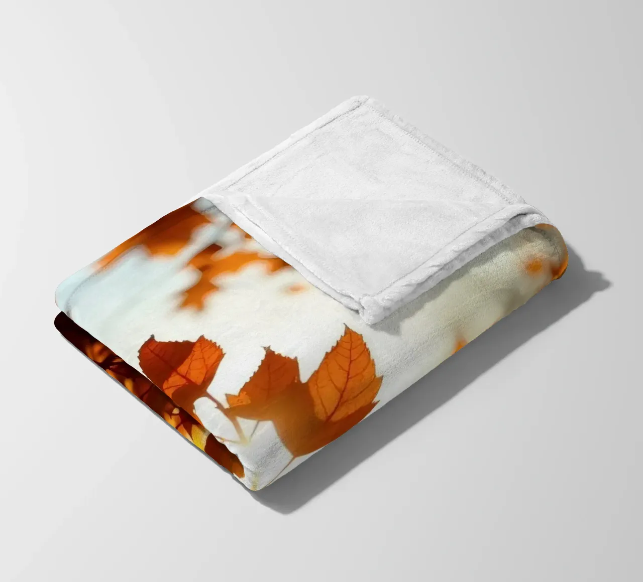 Foglie d'autunno illuminate dalla luce del sole in un ambiente tranquillo. coperta in pile da DesignDoodle