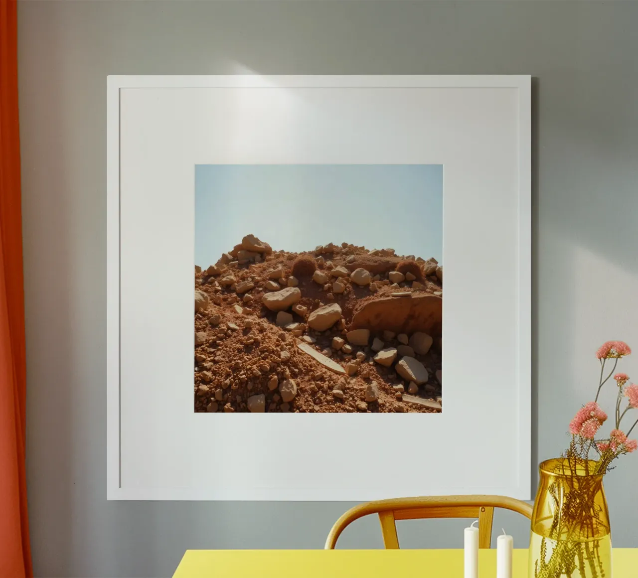 Wüstenlandschaft mit felsigem Gelände unter einem klaren Himmel Hahnemühle von DesignDoodle