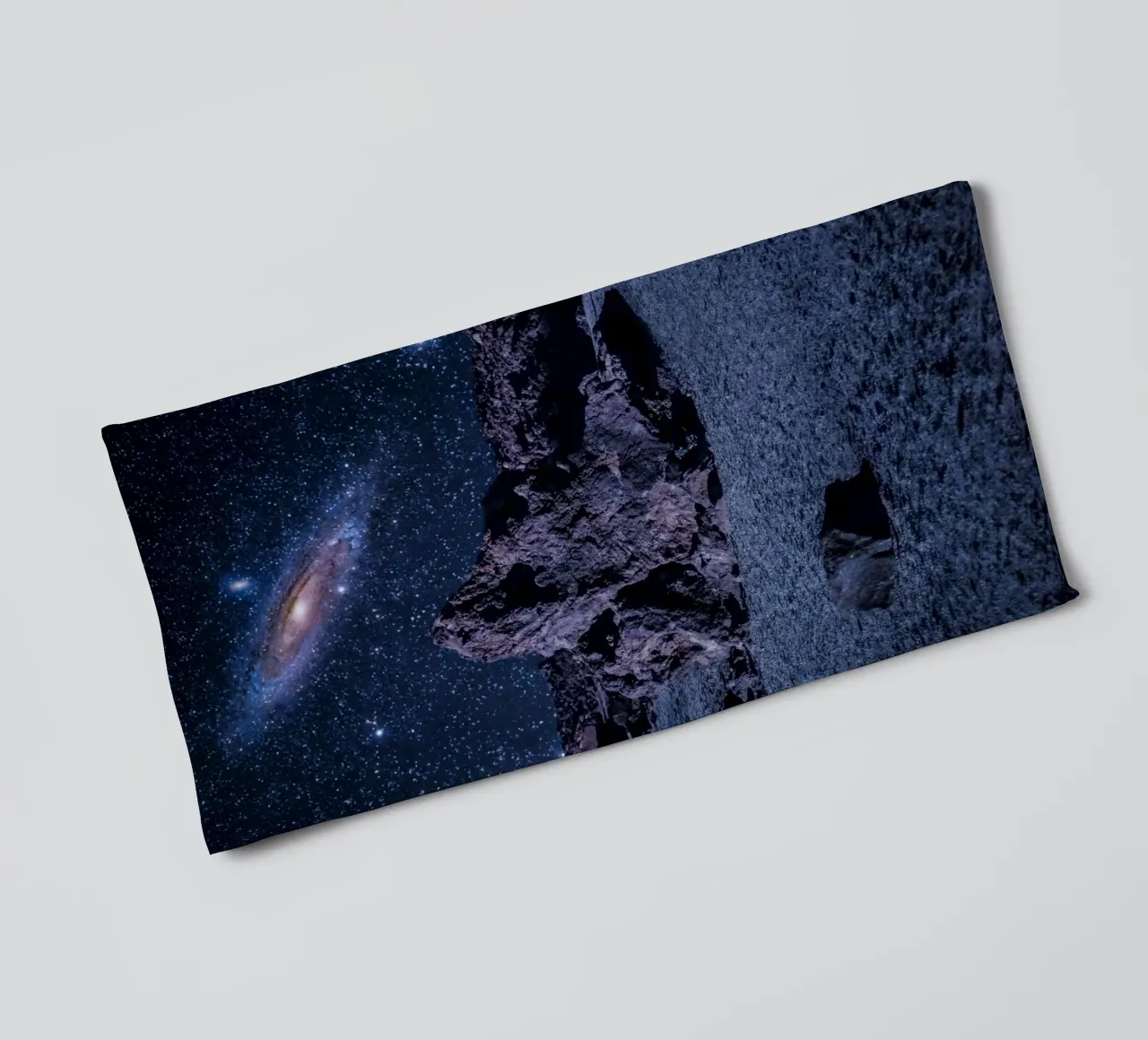 Echoes from Andromeda asciugamano da bagno da Stellar Dream Art