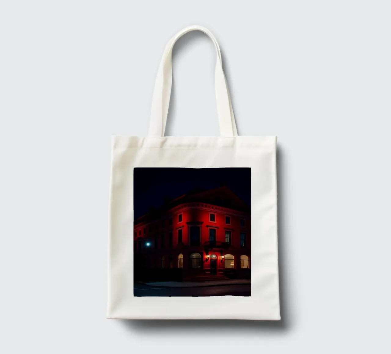 L'edificio storico illuminato di notte crea un'atmosfera suggestiva. borsa in juta da DesignDoodle