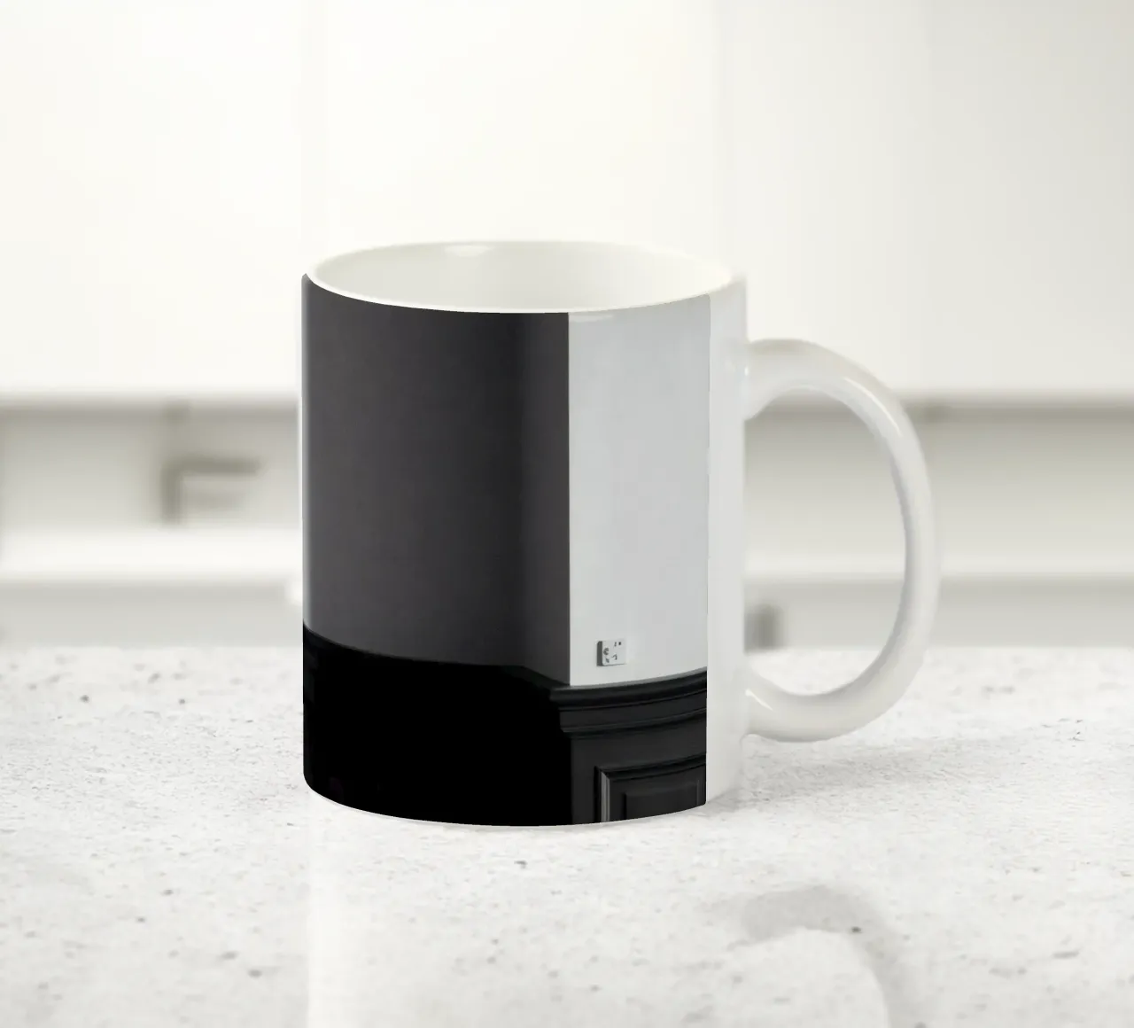spazio interno con contrasto di luci e ombre tazza in ceramica da DesignDoodle