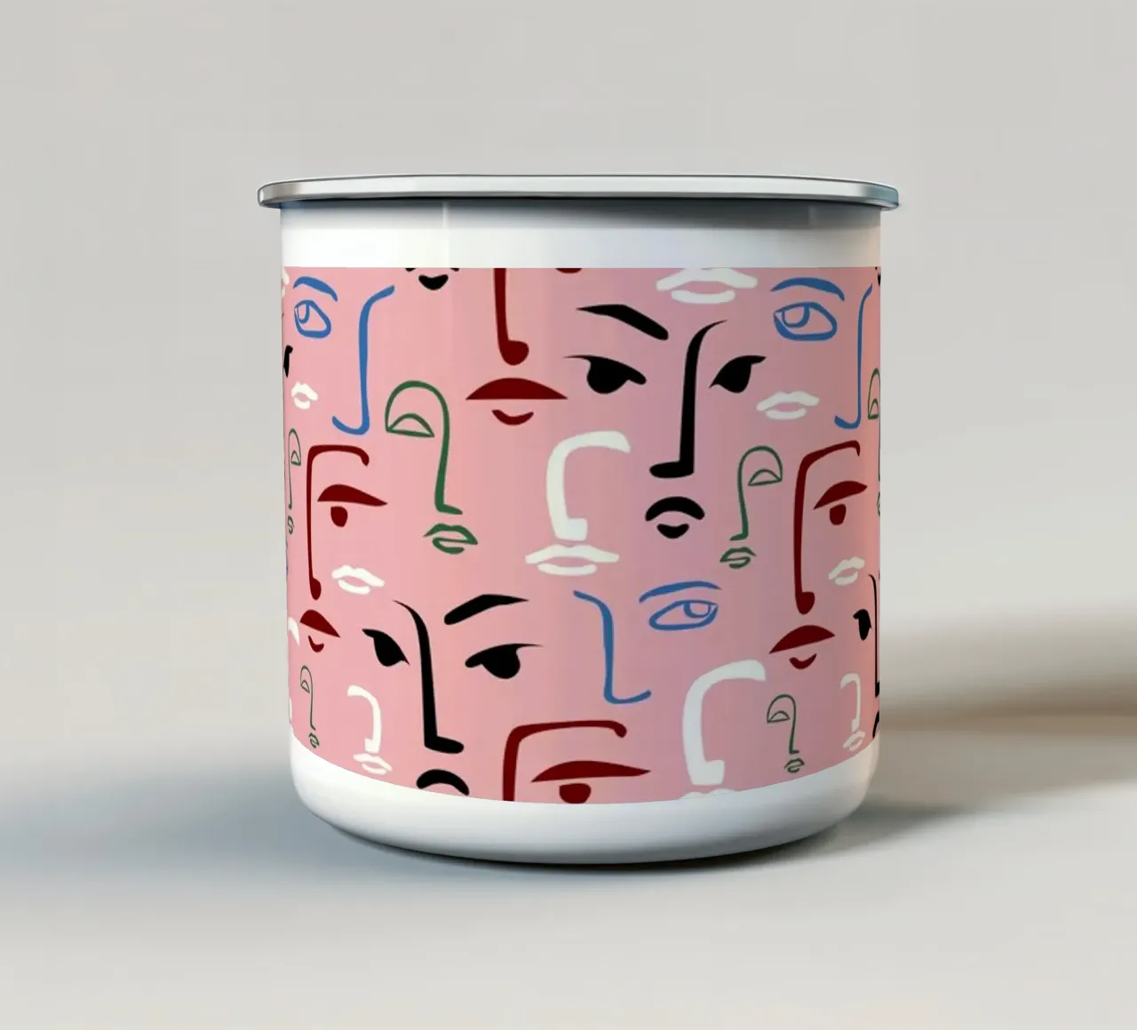 Volti monocromatici tazza in smalto da Kintsugi99