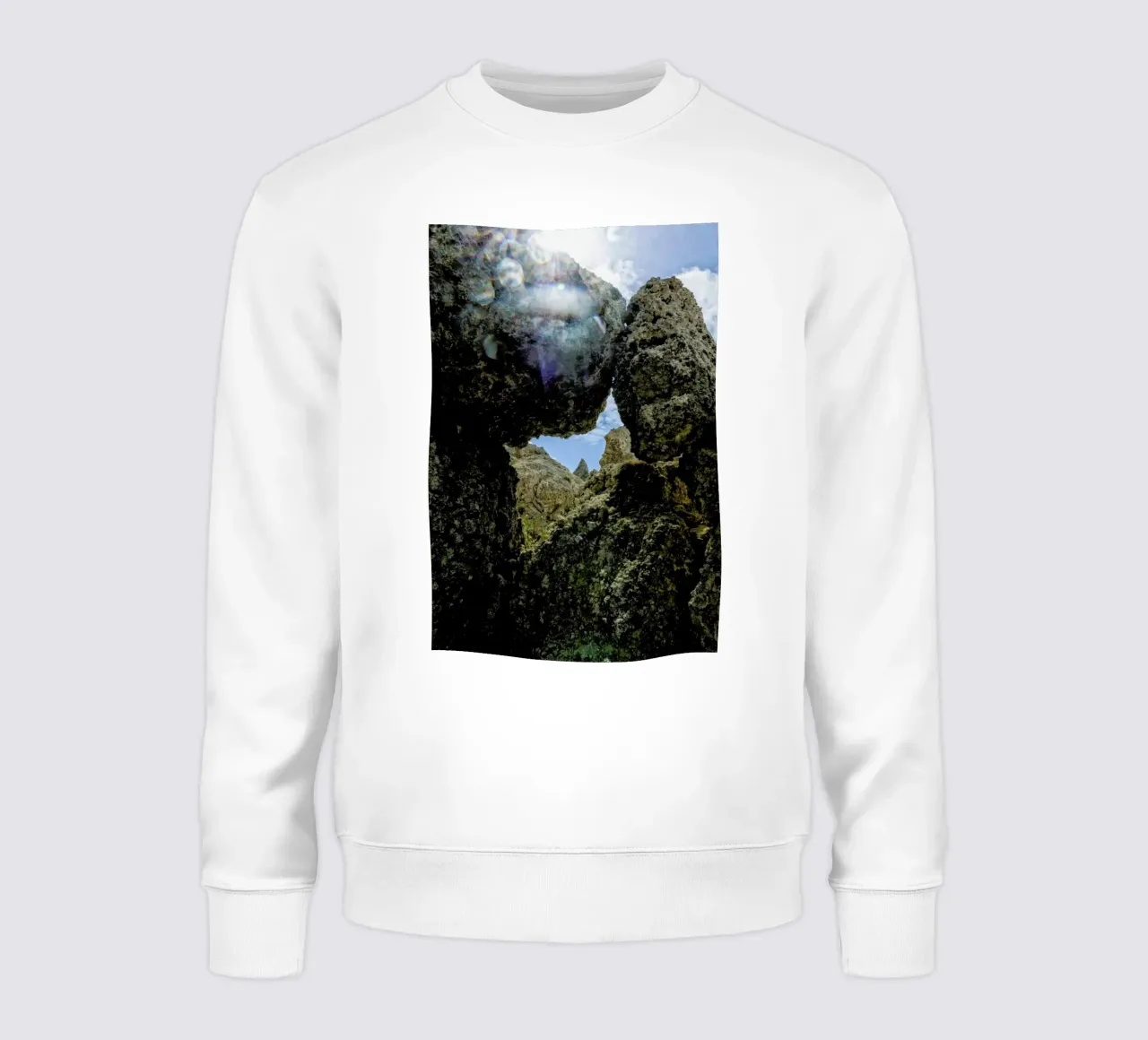 Magical Malta Vulcanic Rocks felpa da Curious Collections by Marielle Leenders