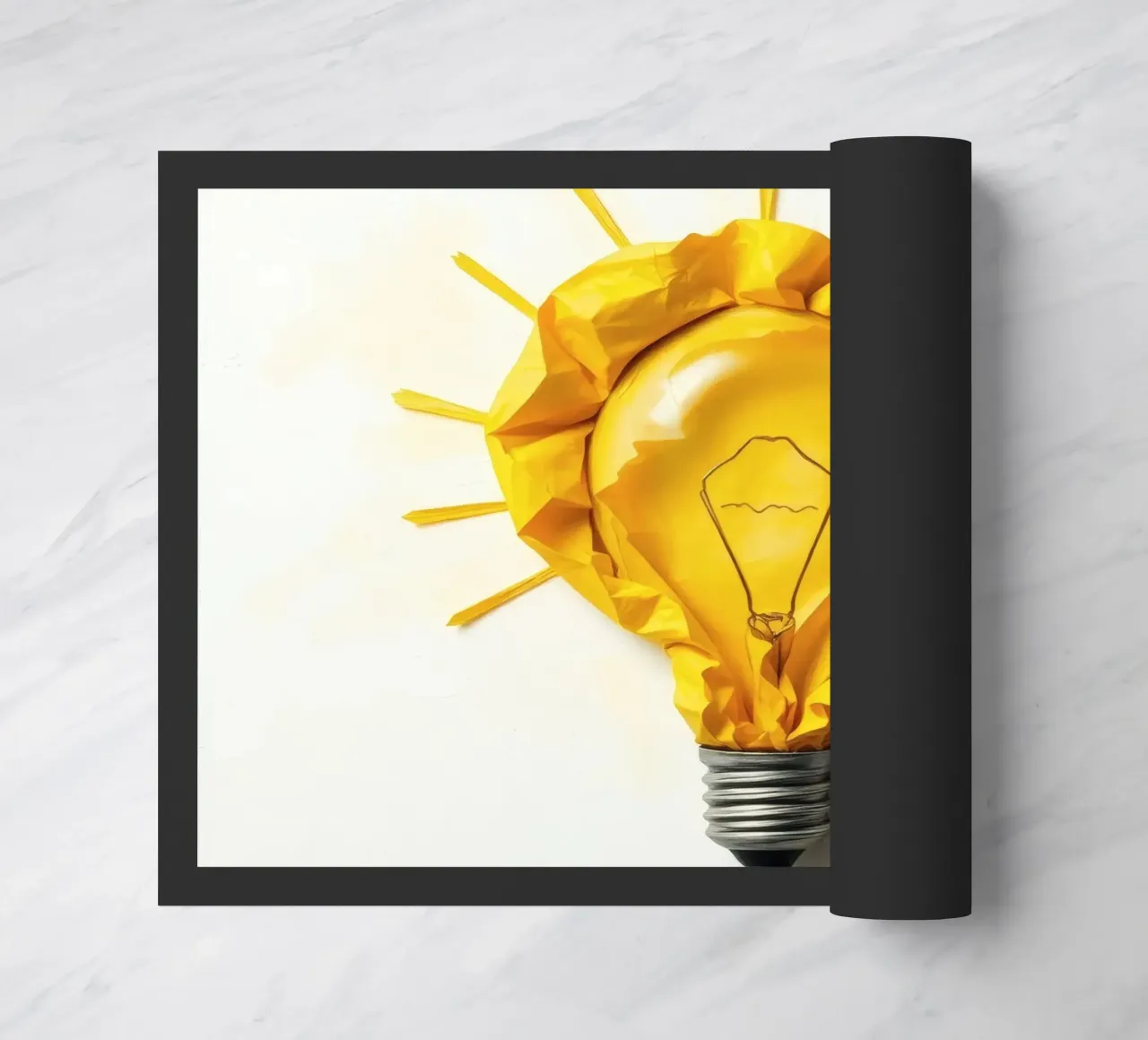 Design creativo di lampadine con carta gialla stropicciata zerbino da DesignDoodle